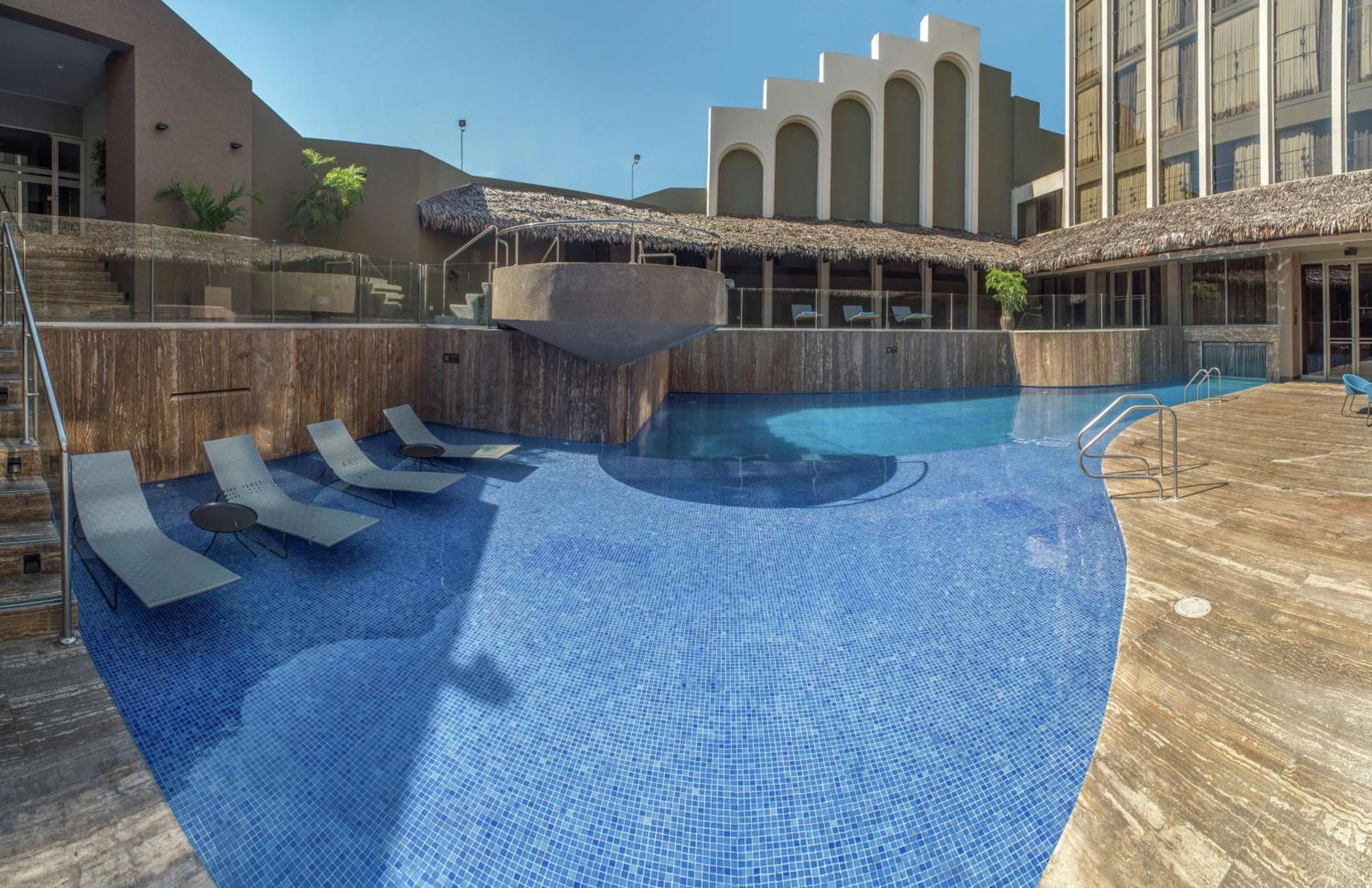 ดับเบิลทรี บาย ฮิลตัน อิกีโตส Hotel อีกีโตส ภายนอก รูปภาพ